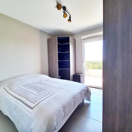 Spacieux T3-toit Terrasse-clim-wifi-piscine Apartment Frejus