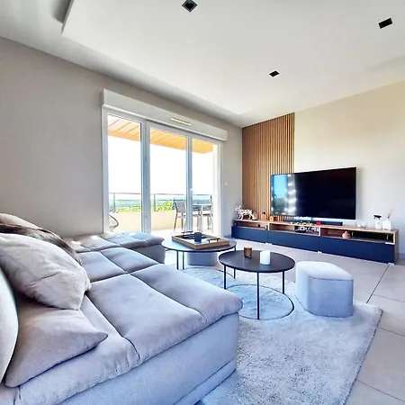 Apartment Spacieux T3-toit Terrasse-clim-wifi-piscine