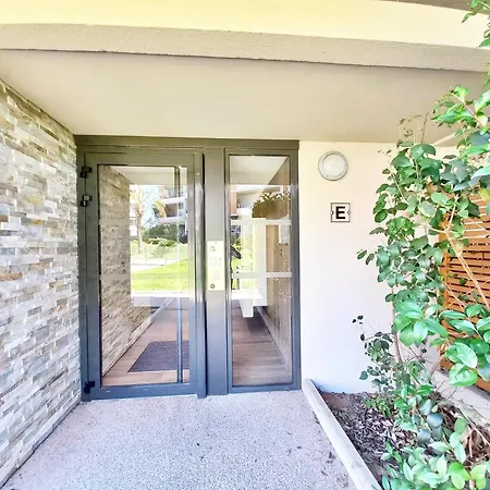 Spacieux T3-toit Terrasse-clim-wifi-piscine Apartment Frejus