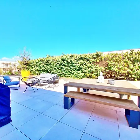 Spacieux T3-toit Terrasse-clim-wifi-piscine * Frejus